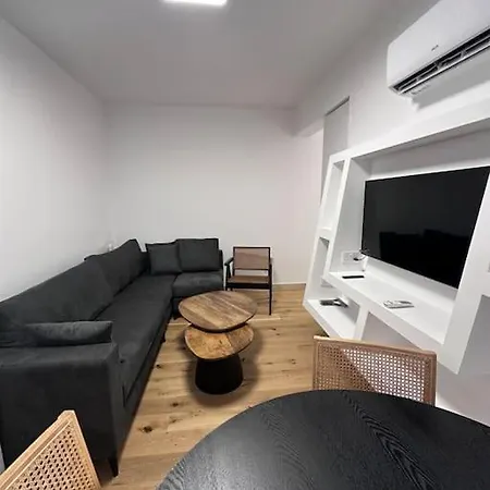 City Center 2bed Luxury Flat * לרנקה